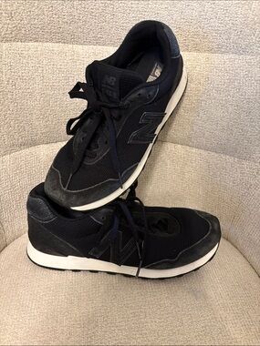 New Balance Women's Black and White Retro Runner Sneakers